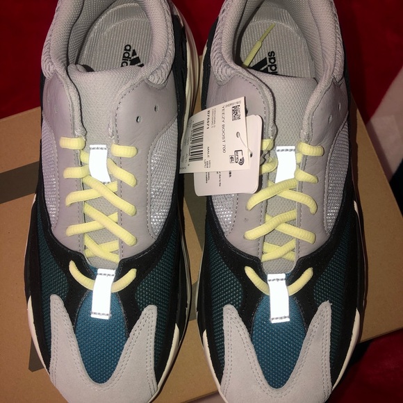 Yeezy 700 Wave Runner - Picture 3 of 3
